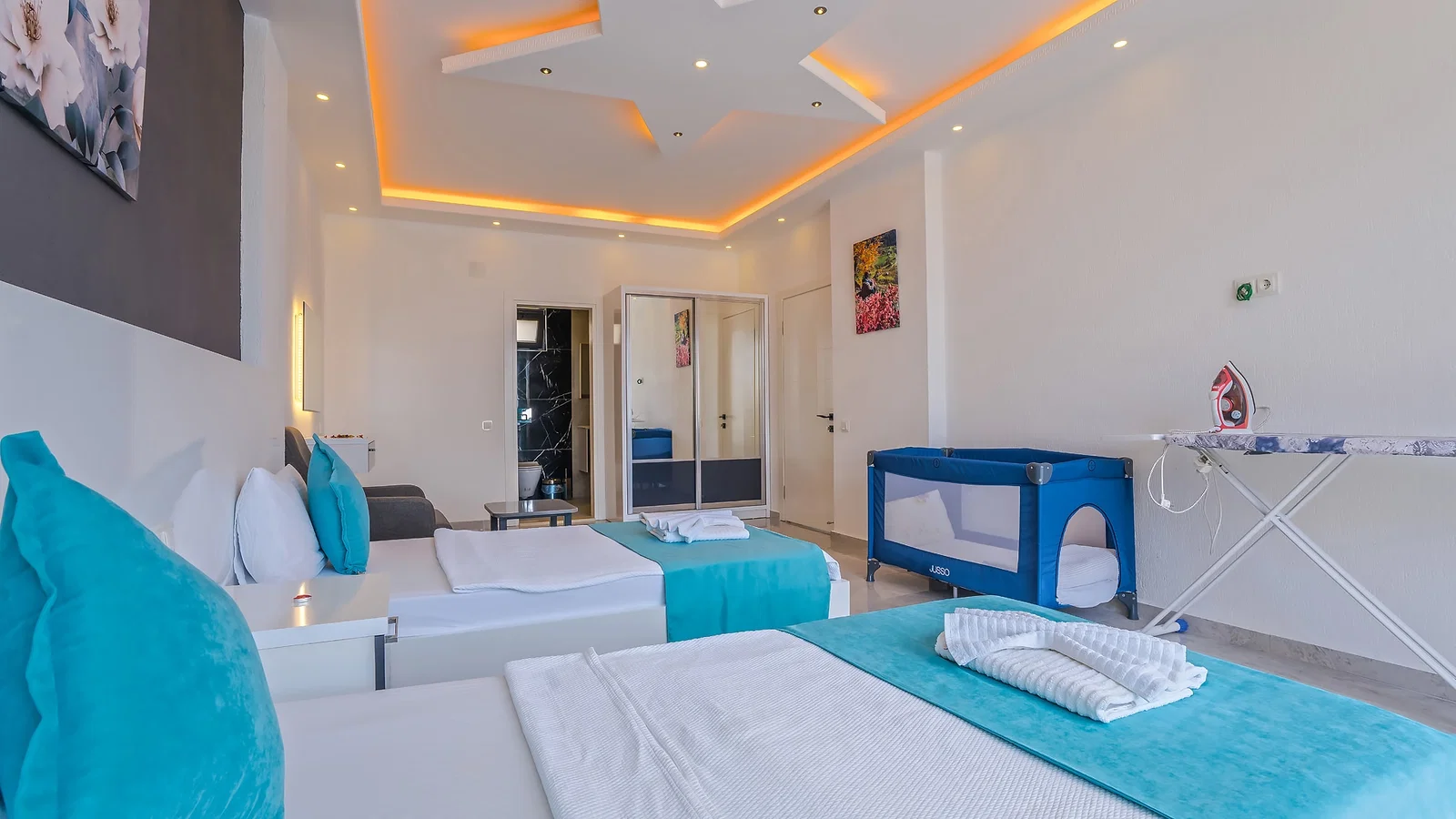 Kalkan’da Deniz Manzaralı, Korunaklı Havuzlu, 2 Yatak Odalı, Ekonomik Villa