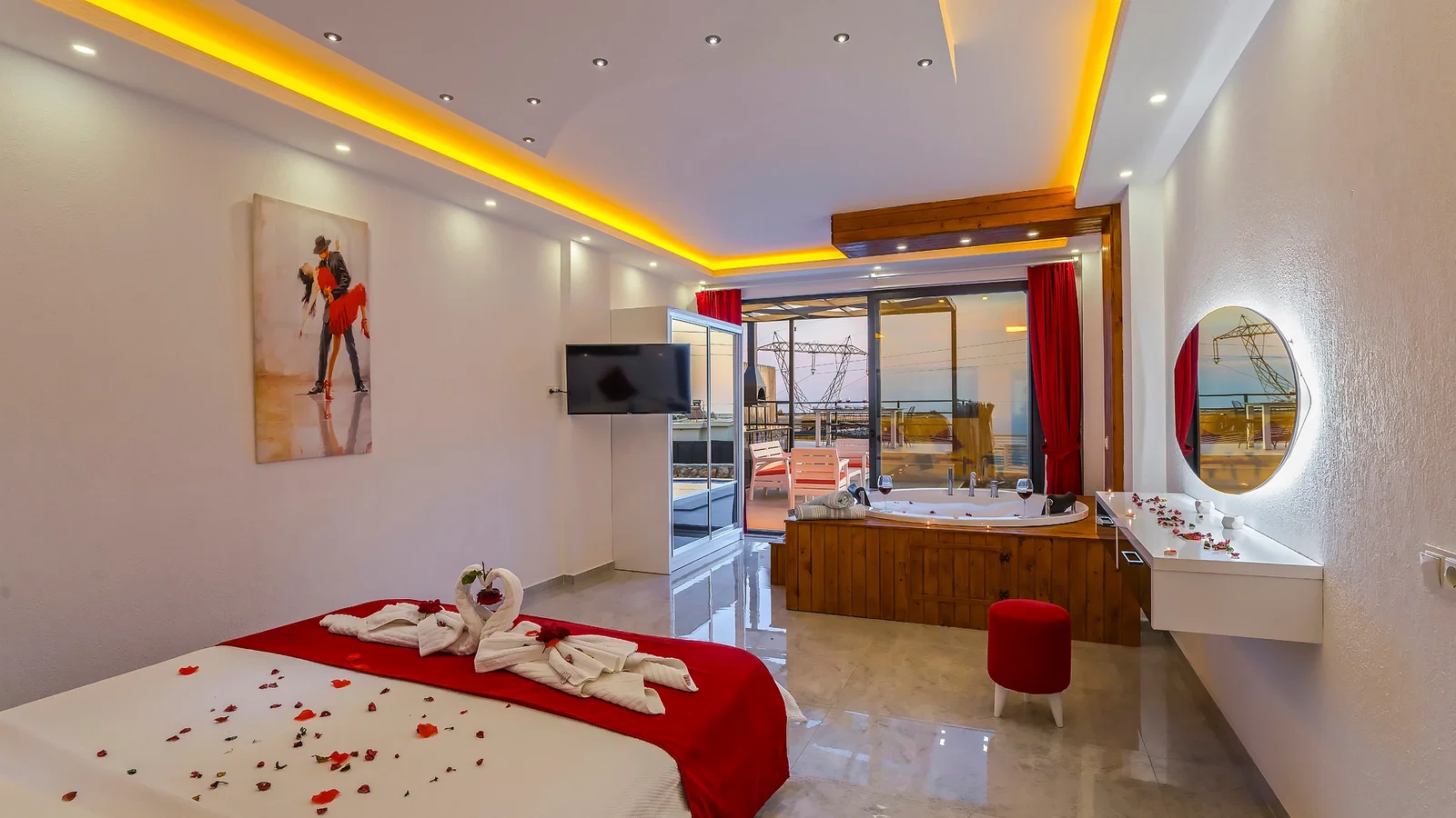 Kalkan’da Deniz Manzaralı, Korunaklı Havuzlu, 2 Yatak Odalı, Ekonomik Villa