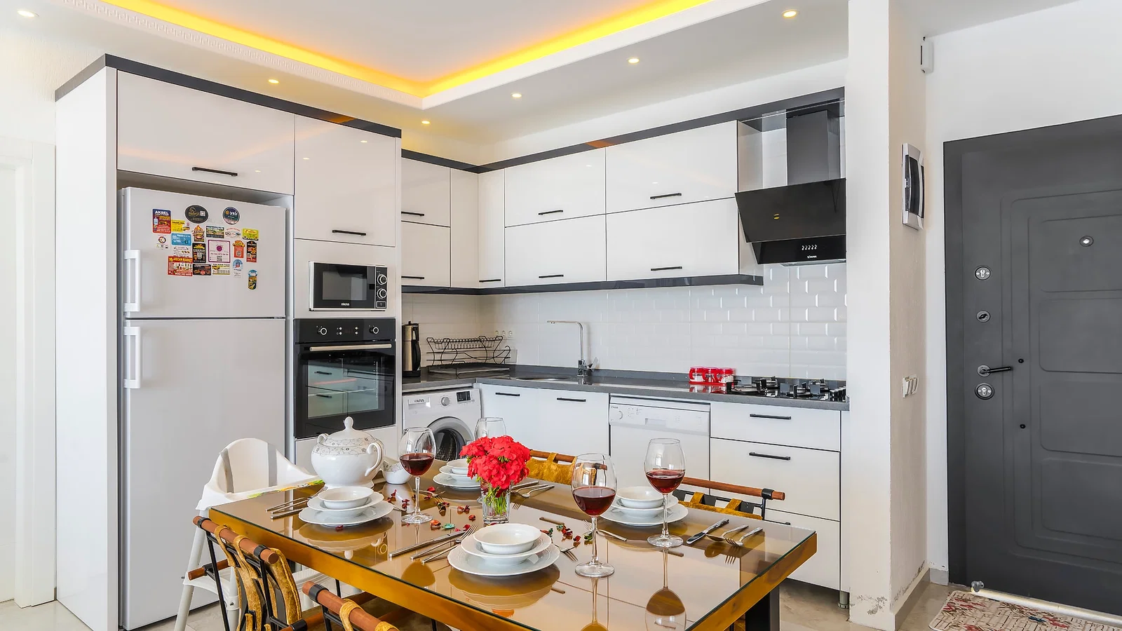 Kalkan’da Deniz Manzaralı, Korunaklı Havuzlu, 2 Yatak Odalı, Ekonomik Villa