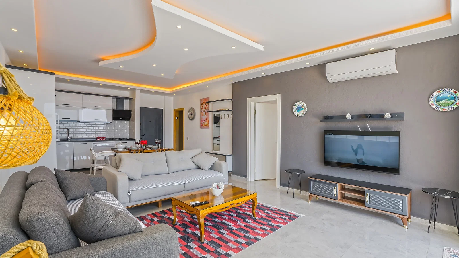 Kalkan’da Deniz Manzaralı, Korunaklı Havuzlu, 2 Yatak Odalı, Ekonomik Villa