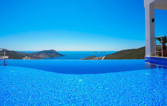 Kalkan’da deniz manzaralı kiralık villa, fotoğraf 2
