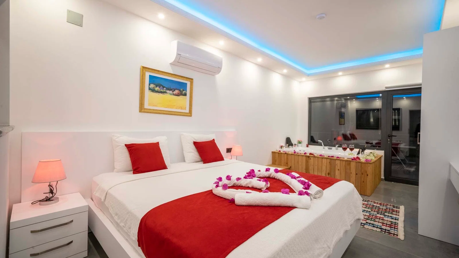 Kalkan’da Balayı Çiftlerine Uygun, Korunaklı Havuzlu, 2 Yatak Odalı, Ekonomik Villa