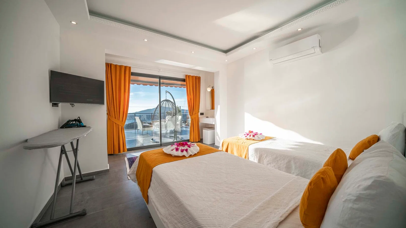 Kalkan’da Balayı Çiftlerine Uygun, Korunaklı Havuzlu, 2 Yatak Odalı, Ekonomik Villa