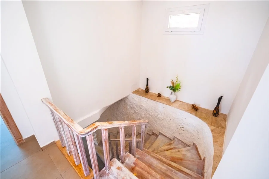 Kalkan’da Merkeze Yakın, Çocuk Havuzlu, 4 Yatak Odalı, Lüks Villa