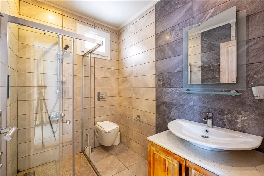 Kalkan’da Merkeze Yakın, Çocuk Havuzlu, 4 Yatak Odalı, Lüks Villa