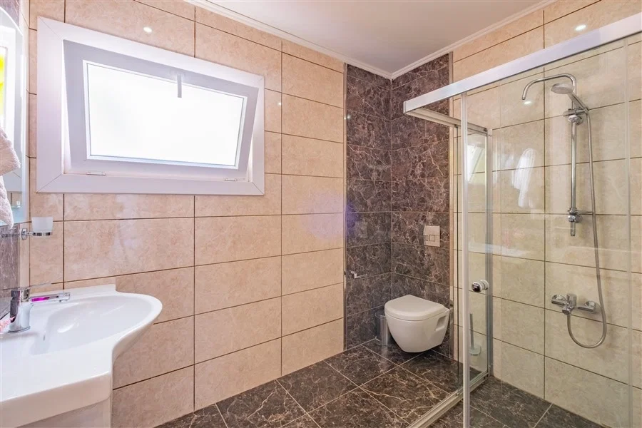 Kalkan’da Merkeze Yakın, Çocuk Havuzlu, 4 Yatak Odalı, Lüks Villa