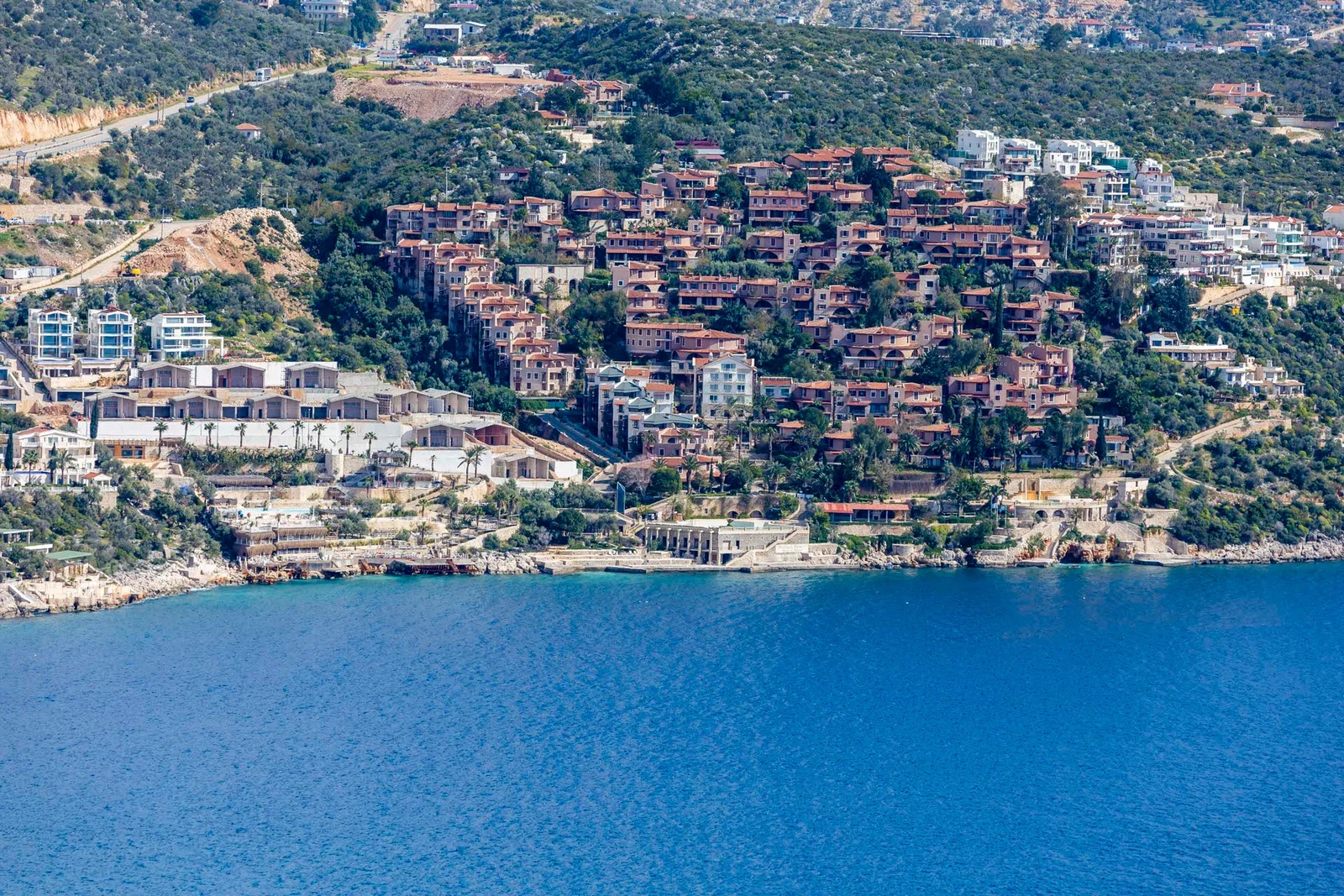 Kalkan’da Merkeze Yakın, Isıtmalı Havuzlu, 6 Yatak Odalı, Lüks Villa