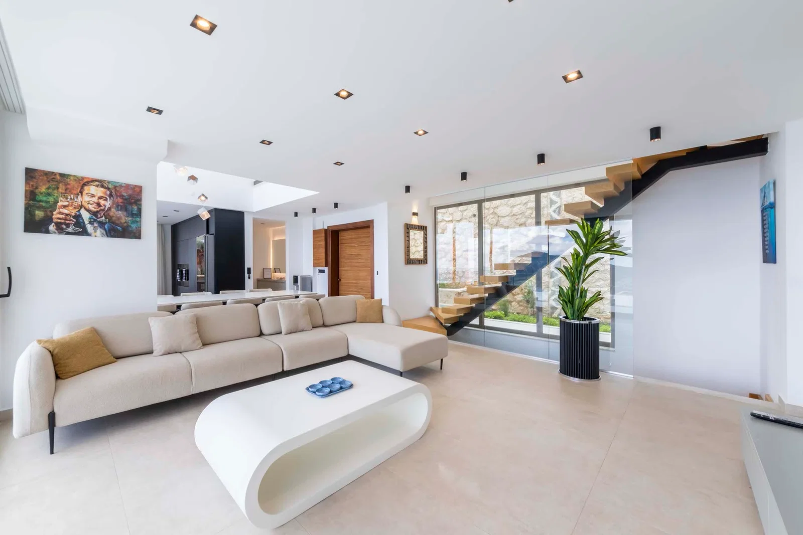 Kalkan’da Merkeze Yakın, Isıtmalı Havuzlu, 6 Yatak Odalı, Lüks Villa