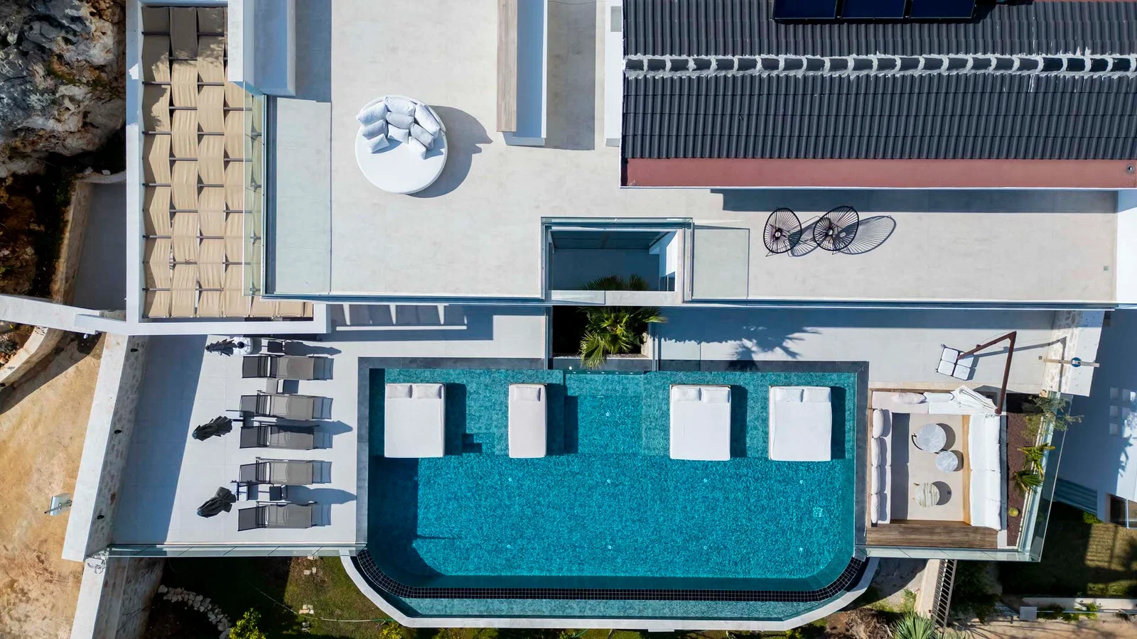 Kalkan’da Merkeze Yakın, Isıtmalı Havuzlu, 6 Yatak Odalı, Lüks Villa