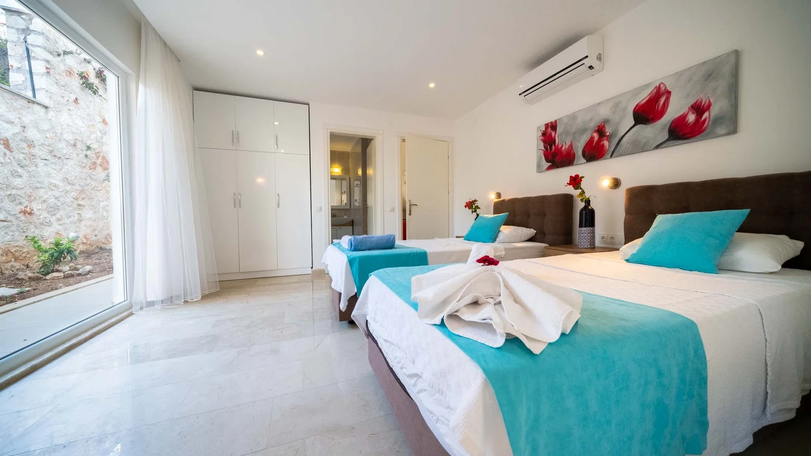 Kalkan’da Merkeze Yakın, Özel Havuzlu, 5 Yatak Odalı, Ekonomik Villa
