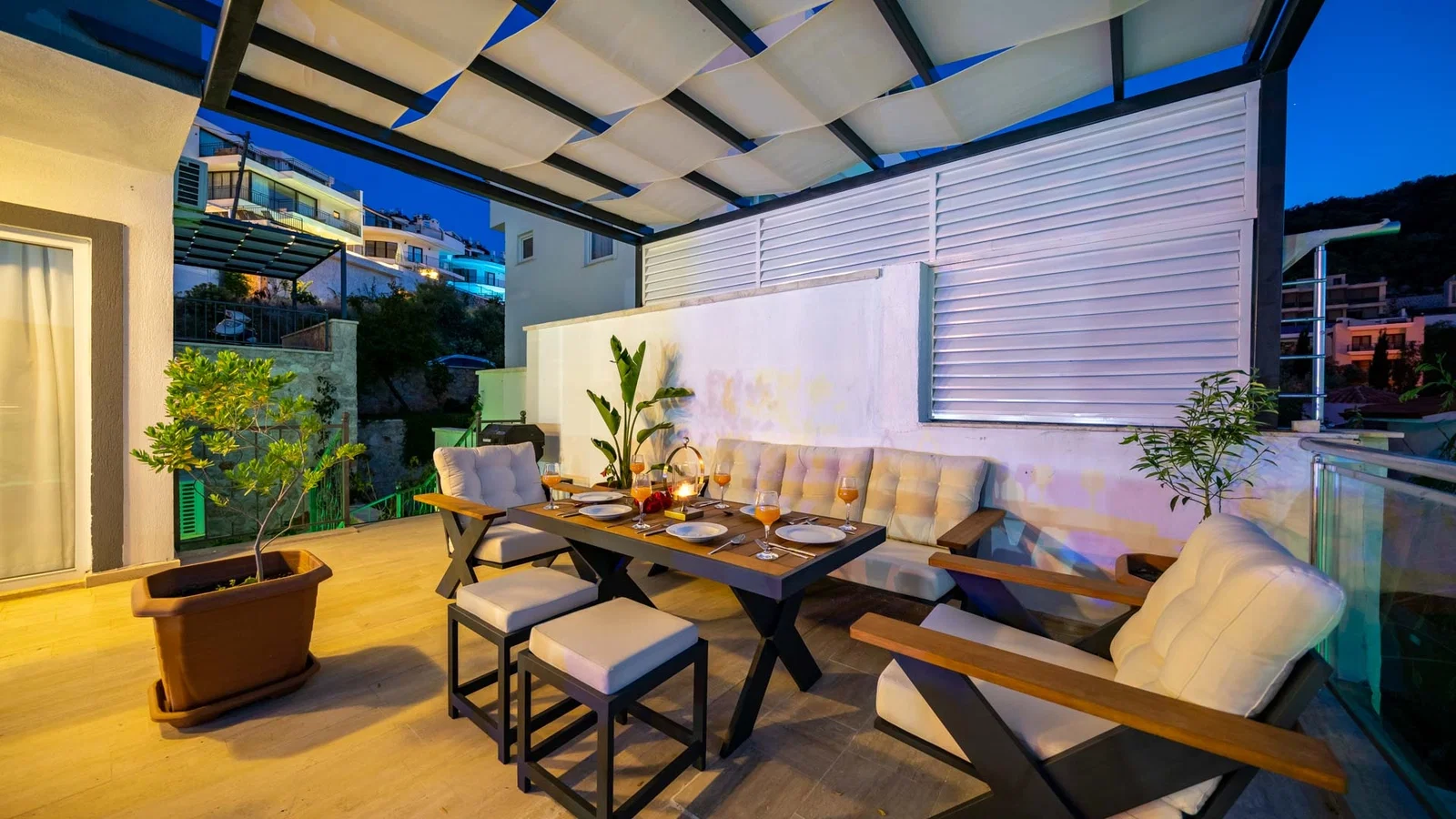 Kalkan’da Merkeze Yakın, Özel Havuzlu, 5 Yatak Odalı, Ekonomik Villa