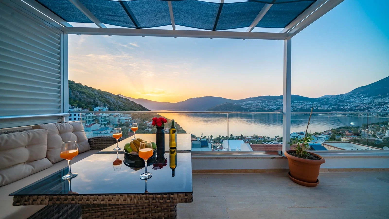 Kalkan’da Merkeze Yakın, Özel Havuzlu, 5 Yatak Odalı, Ekonomik Villa