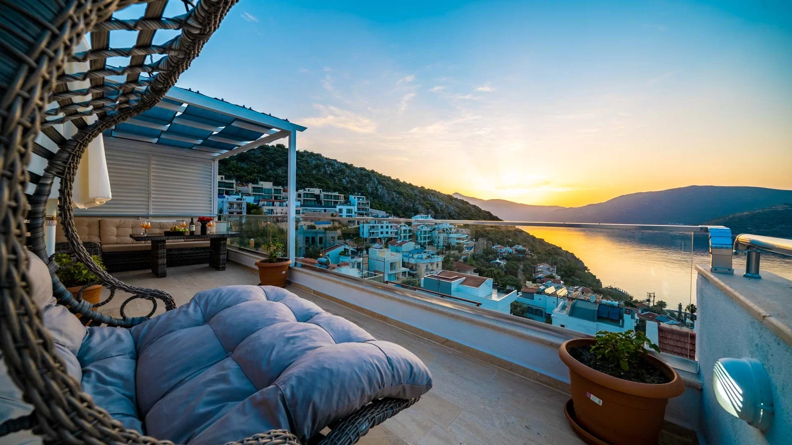 Kalkan’da Merkeze Yakın, Özel Havuzlu, 5 Yatak Odalı, Ekonomik Villa