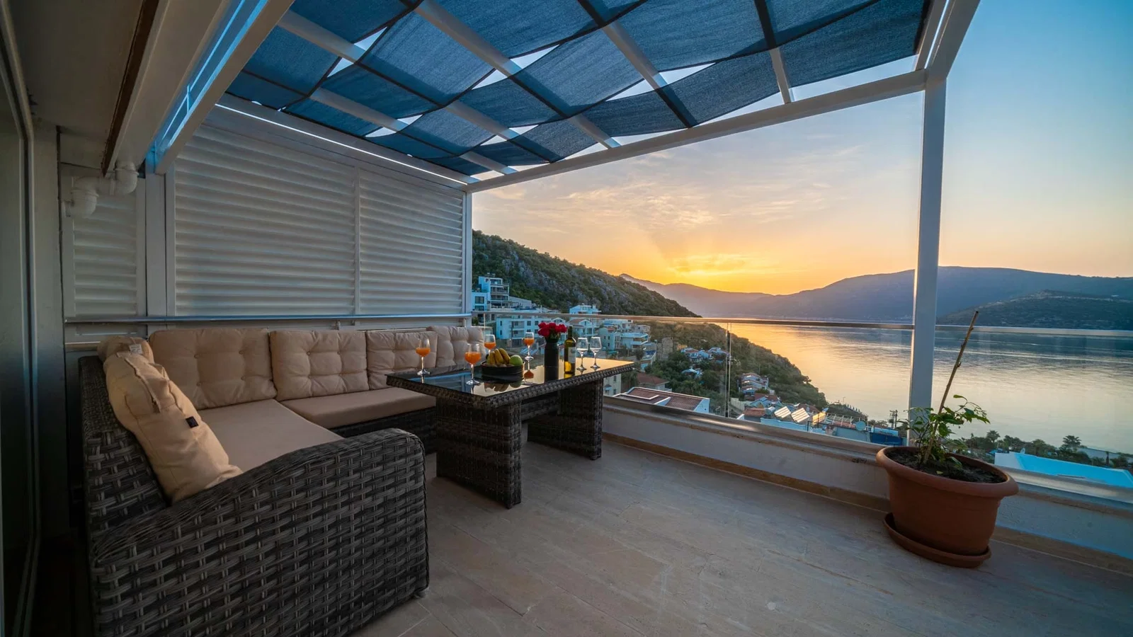 Kalkan’da Merkeze Yakın, Özel Havuzlu, 5 Yatak Odalı, Ekonomik Villa