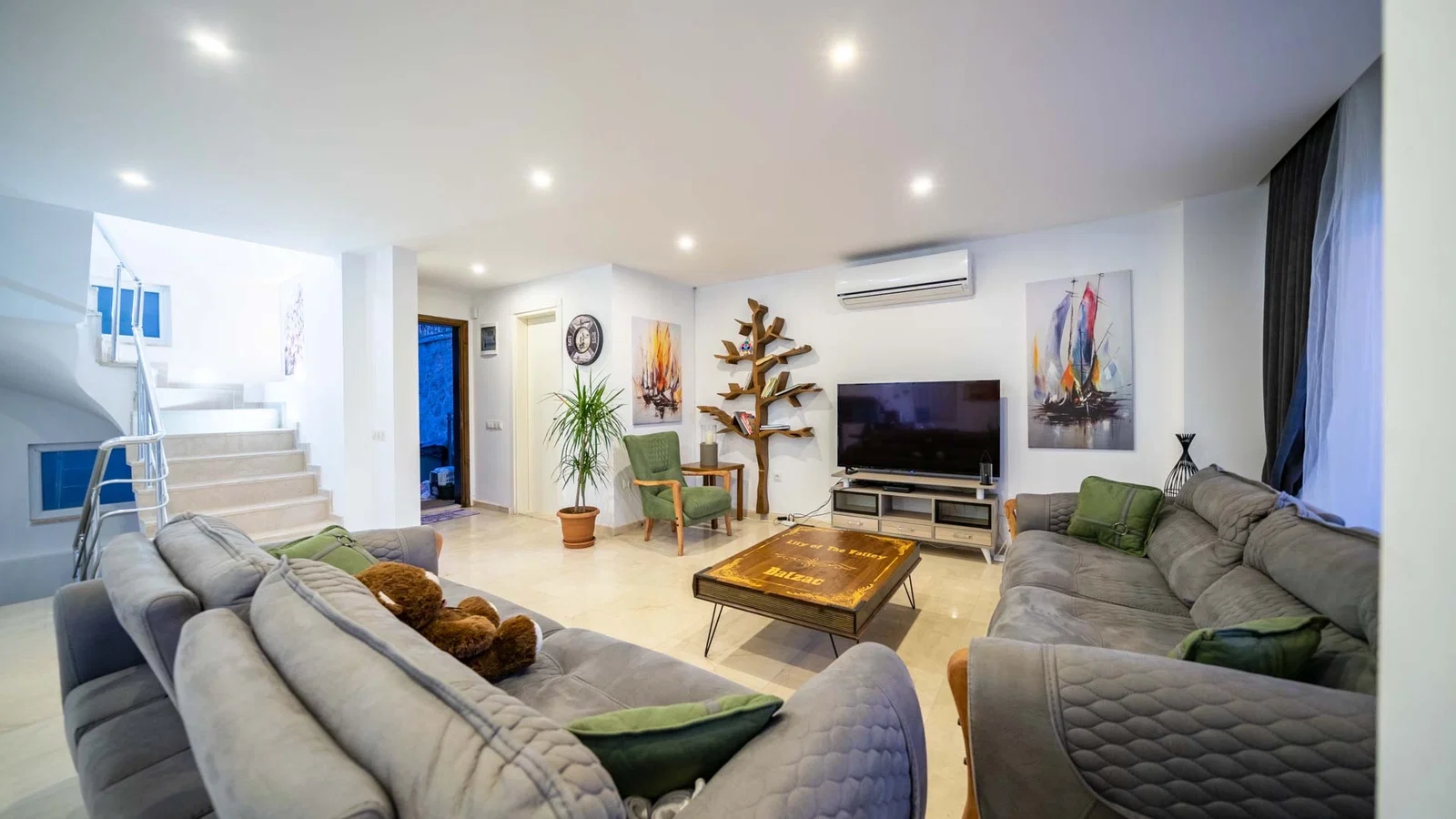 Kalkan’da Merkeze Yakın, Özel Havuzlu, 5 Yatak Odalı, Ekonomik Villa