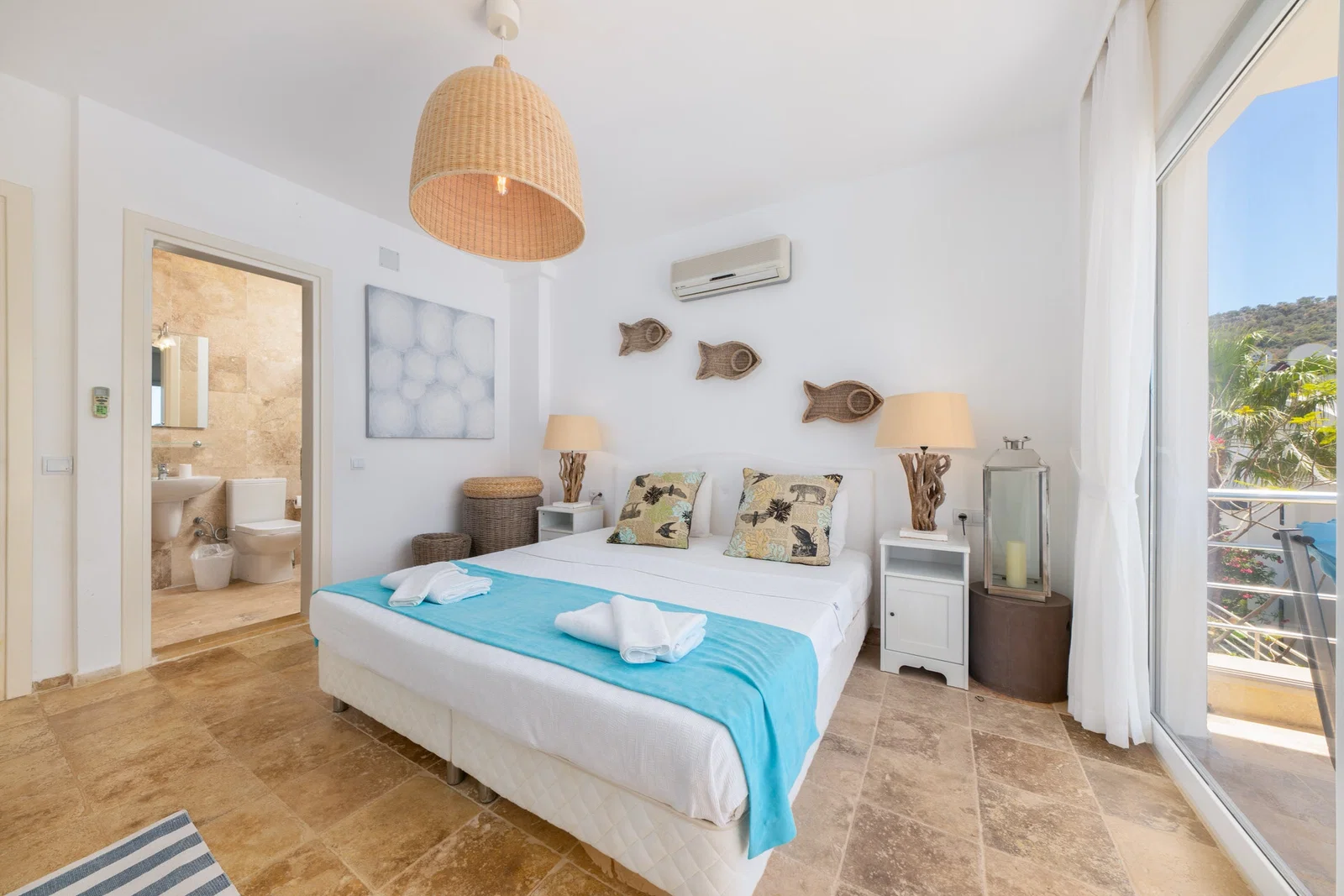 Kalkan’da Merkeze Yakın, Özel Havuzlu, 4 Yatak Odalı, Ekonomik Villa