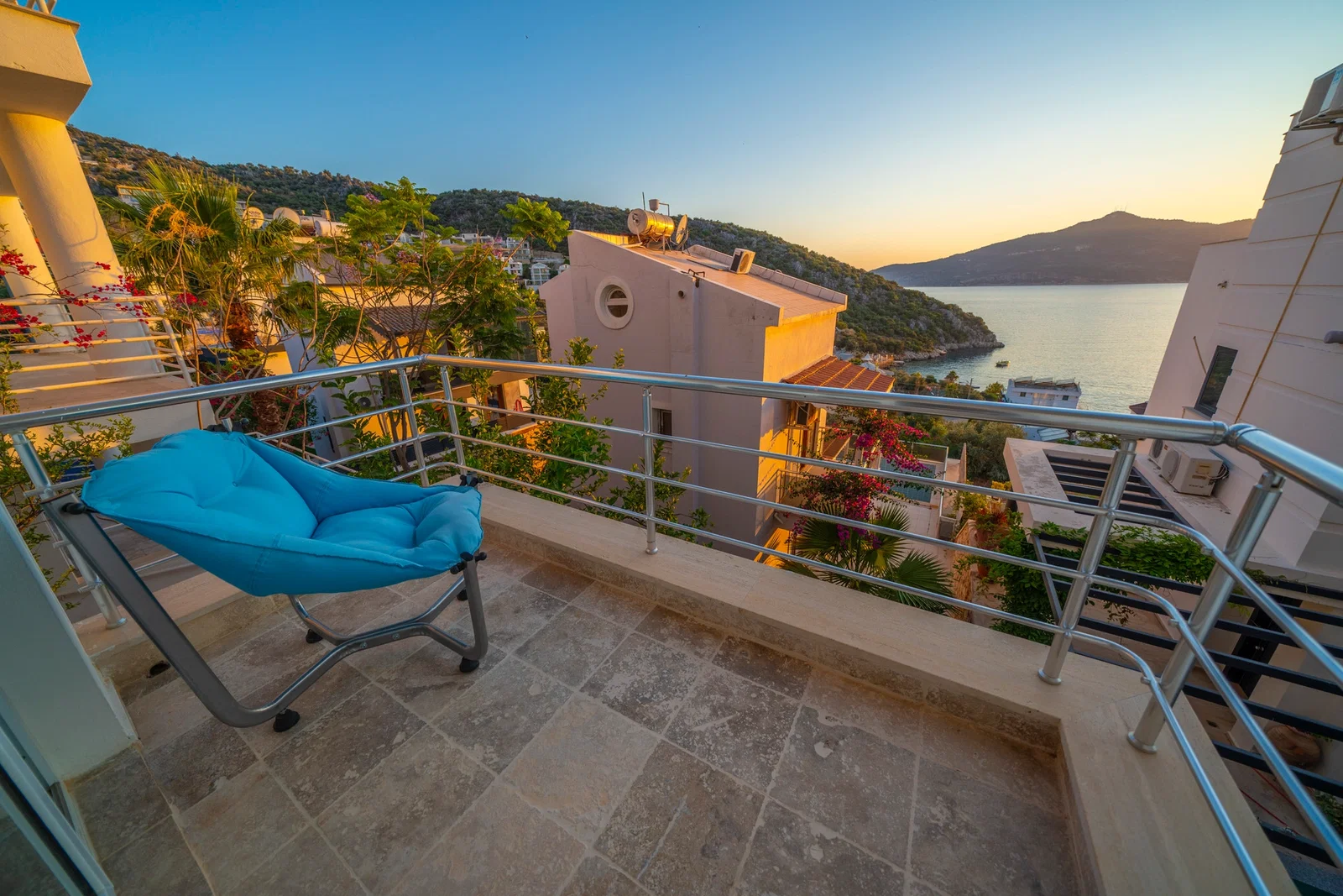 Kalkan’da Merkeze Yakın, Özel Havuzlu, 4 Yatak Odalı, Ekonomik Villa