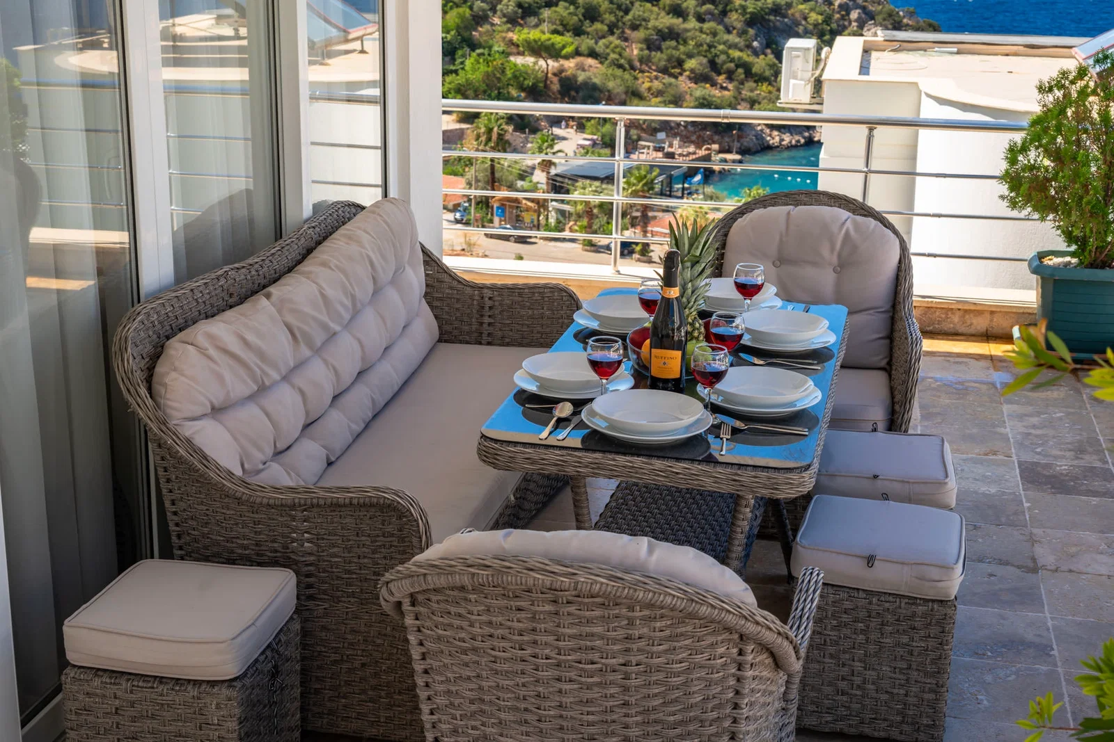 Kalkan’da Merkeze Yakın, Özel Havuzlu, 4 Yatak Odalı, Ekonomik Villa