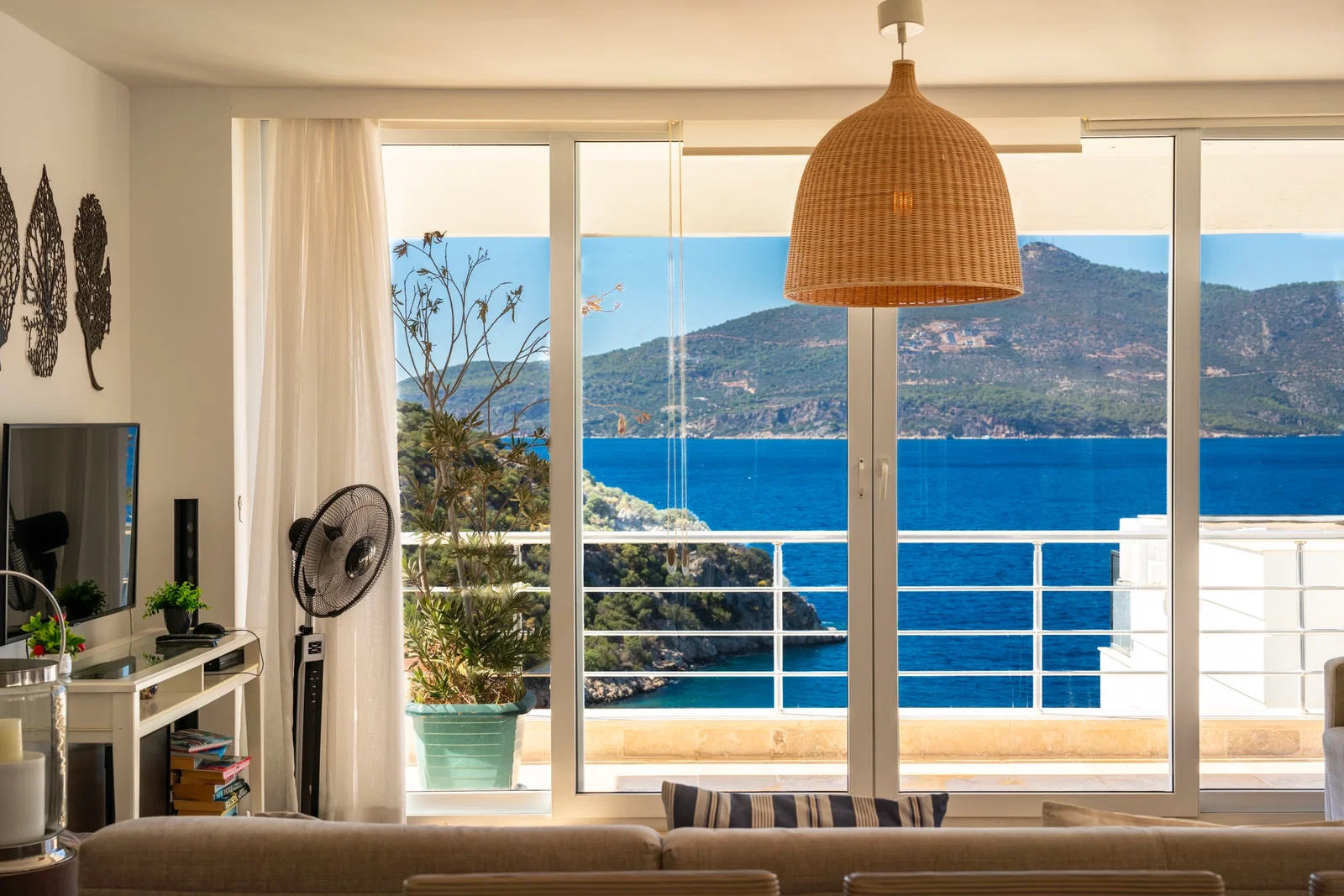 Kalkan’da Merkeze Yakın, Özel Havuzlu, 4 Yatak Odalı, Ekonomik Villa