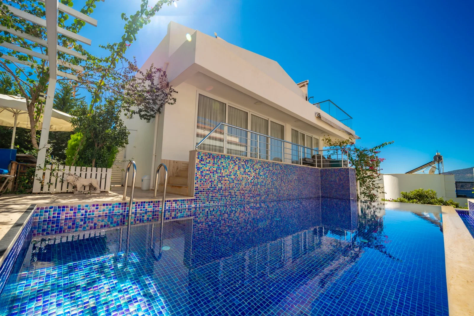 Kalkan’da Merkeze Yakın, Özel Havuzlu, 4 Yatak Odalı, Ekonomik Villa