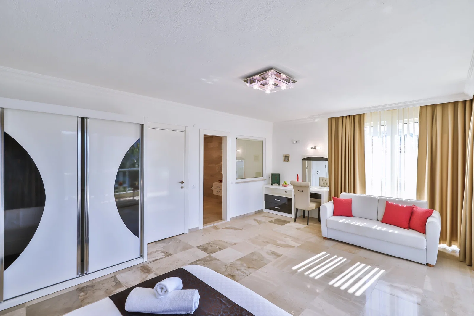Kalkan’da Merkeze Yakın, Özel Havuzlu, 3 Yatak Odalı, Kiralık Villa