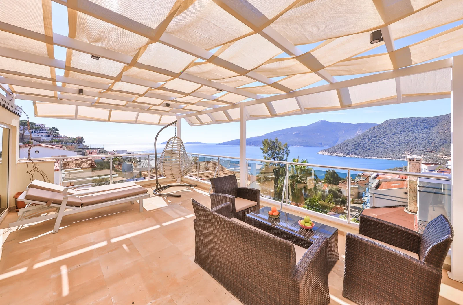 Kalkan’da Merkeze Yakın, Özel Havuzlu, 3 Yatak Odalı, Kiralık Villa