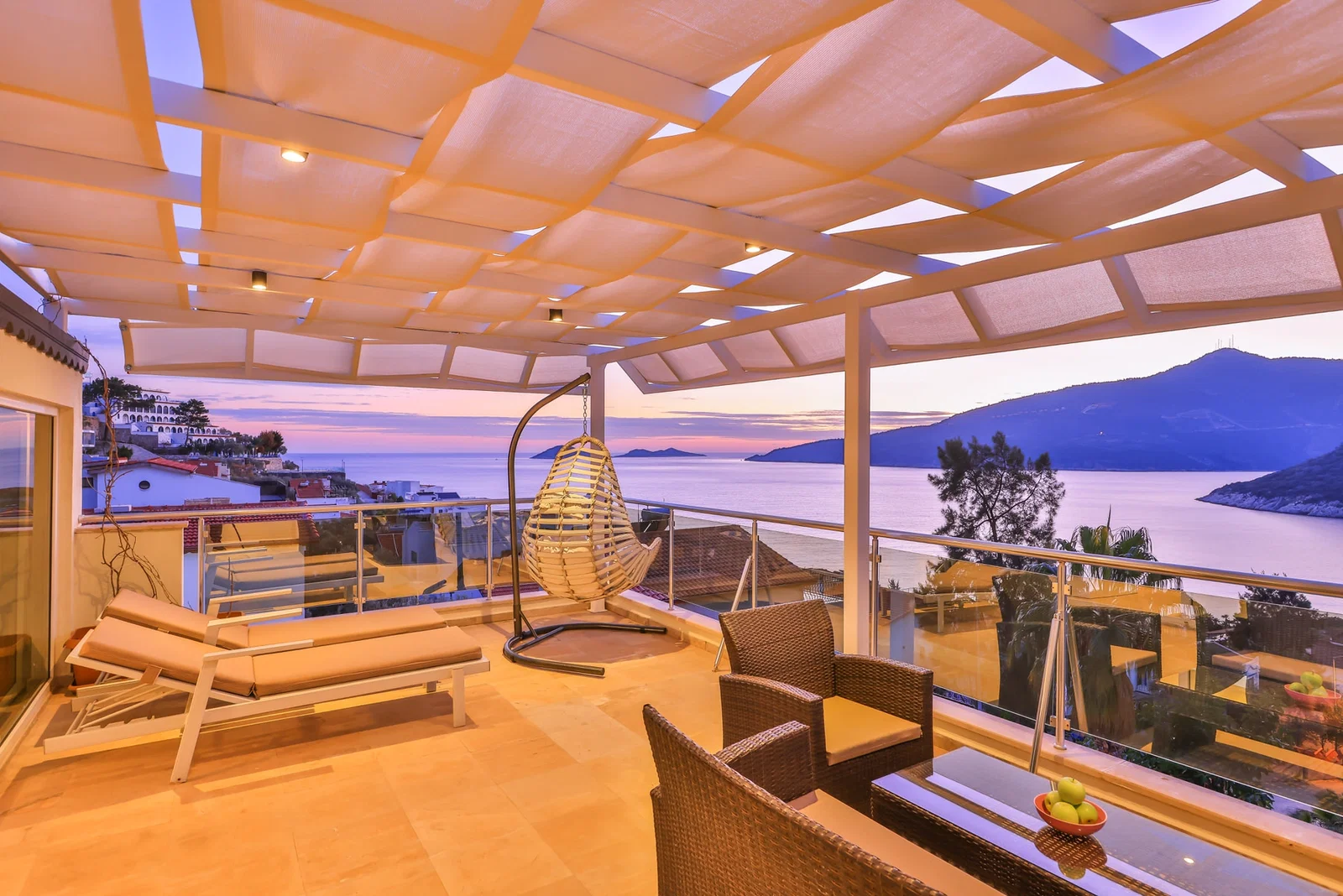 Kalkan’da Merkeze Yakın, Özel Havuzlu, 3 Yatak Odalı, Kiralık Villa