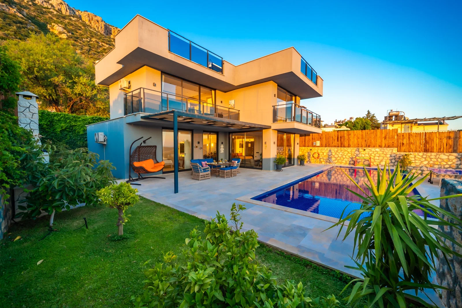 Kalkan’da Merkeze Yakın, Özel Havuzlu, 3 Yatak Odalı, Kiralık Villa