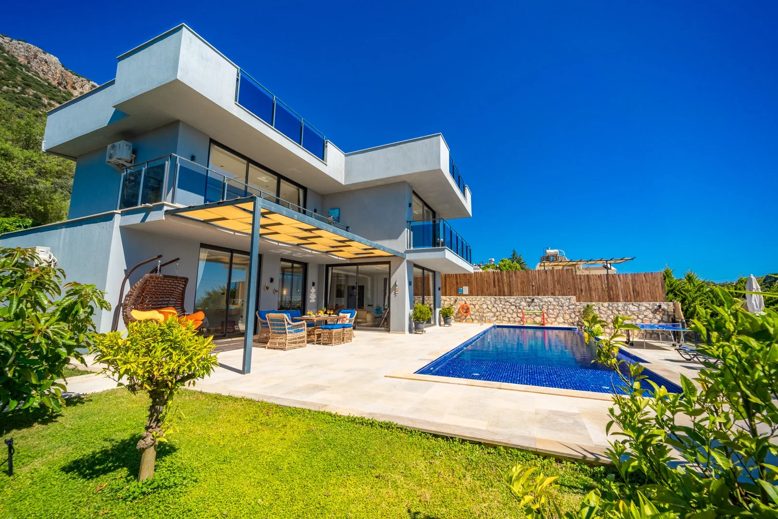 Kalkan’da Merkeze Yakın, Özel Havuzlu, 3 Yatak Odalı, Kiralık Villa