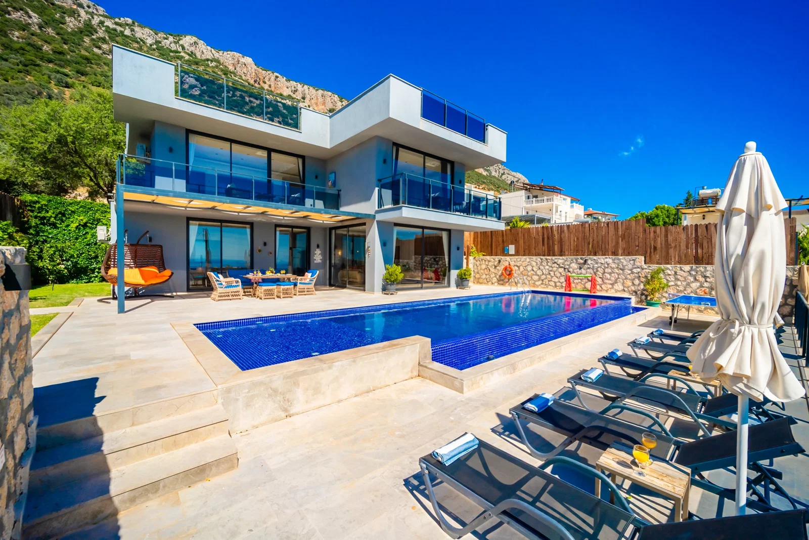 Kalkan’da Merkeze Yakın, Özel Havuzlu, 3 Yatak Odalı, Kiralık Villa