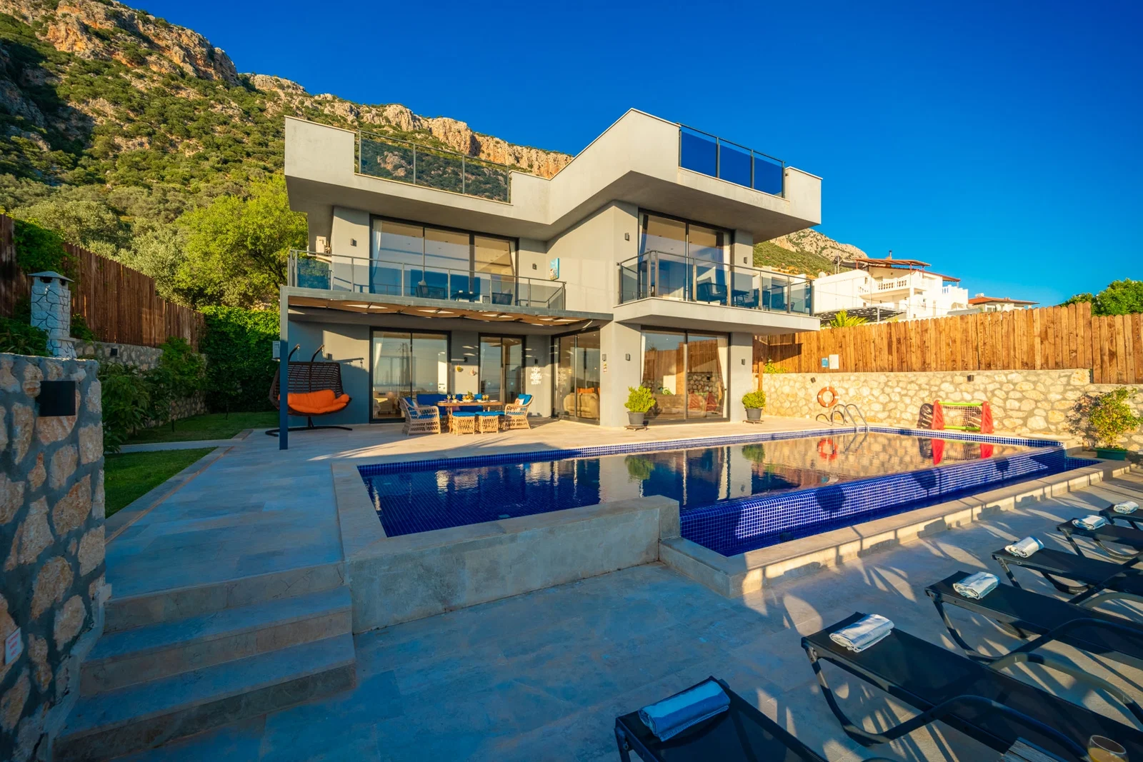 Kalkan’da Merkeze Yakın, Özel Havuzlu, 3 Yatak Odalı, Kiralık Villa