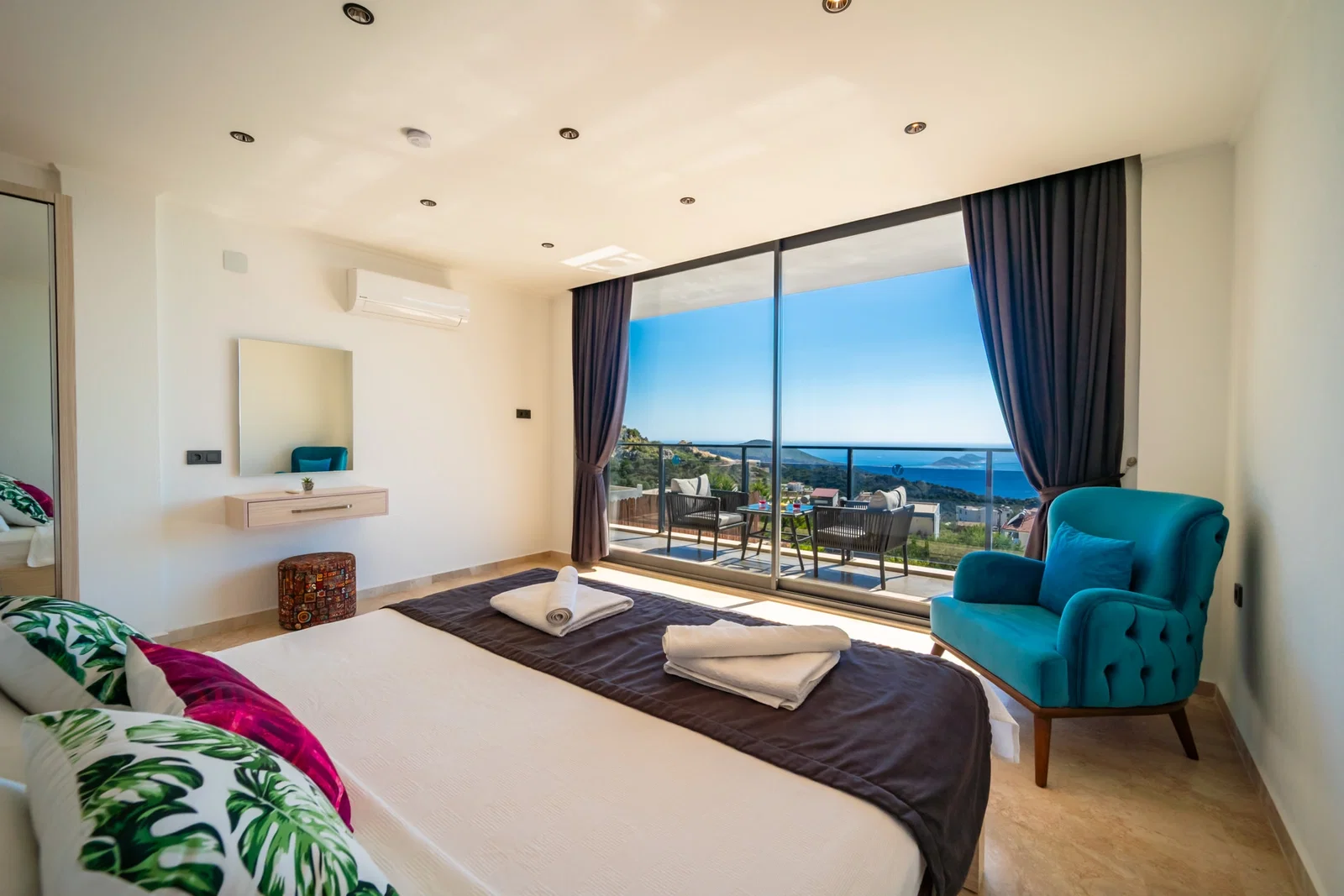Kalkan’da Merkeze Yakın, Özel Havuzlu, 3 Yatak Odalı, Kiralık Villa