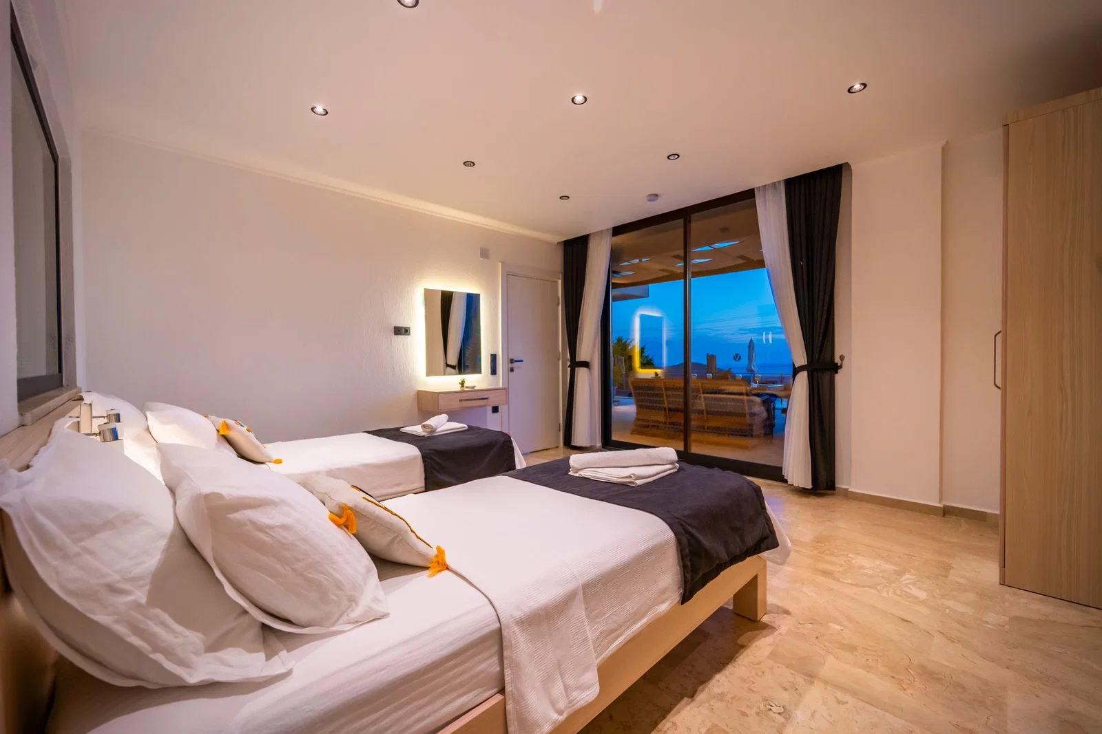 Kalkan’da Merkeze Yakın, Özel Havuzlu, 3 Yatak Odalı, Kiralık Villa