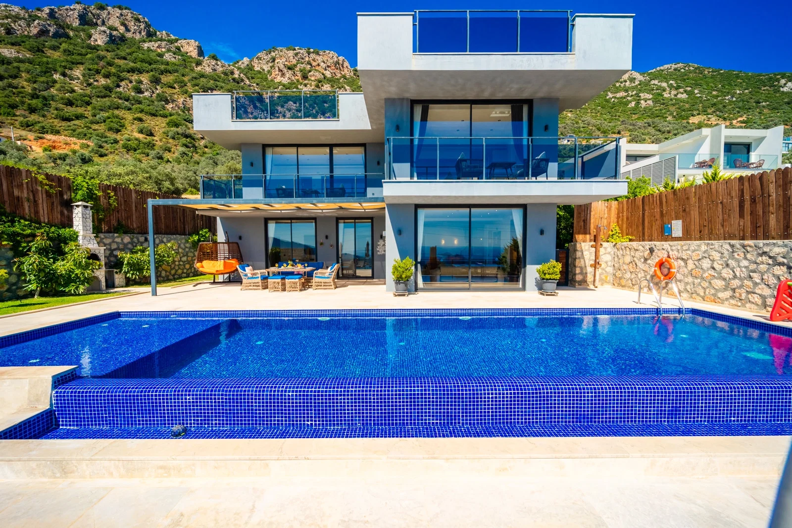 Kalkan’da Merkeze Yakın, Özel Havuzlu, 3 Yatak Odalı, Kiralık Villa