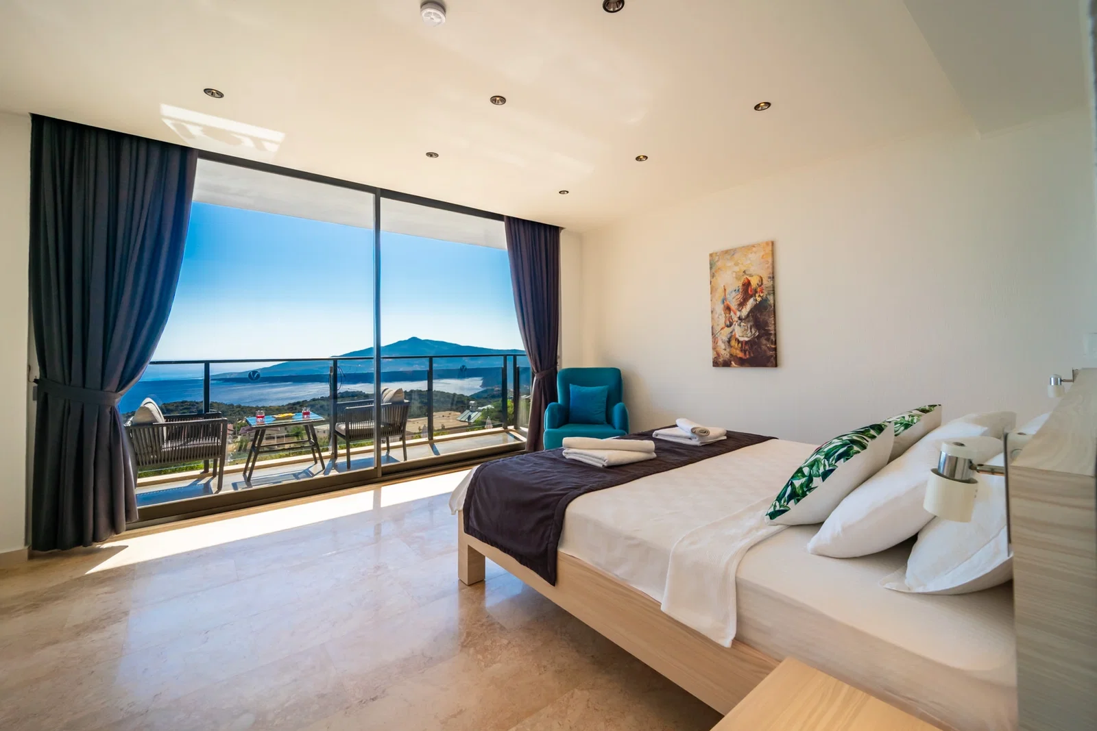 Kalkan’da Merkeze Yakın, Özel Havuzlu, 3 Yatak Odalı, Kiralık Villa