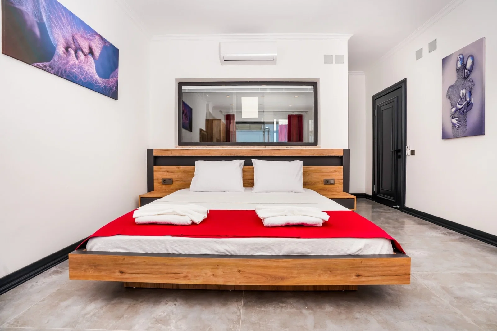 Kalkan’da Balayı Çiftlerine Uygun, Korunaklı Havuzlu, 2 Yatak Odalı, Kiralık Villa