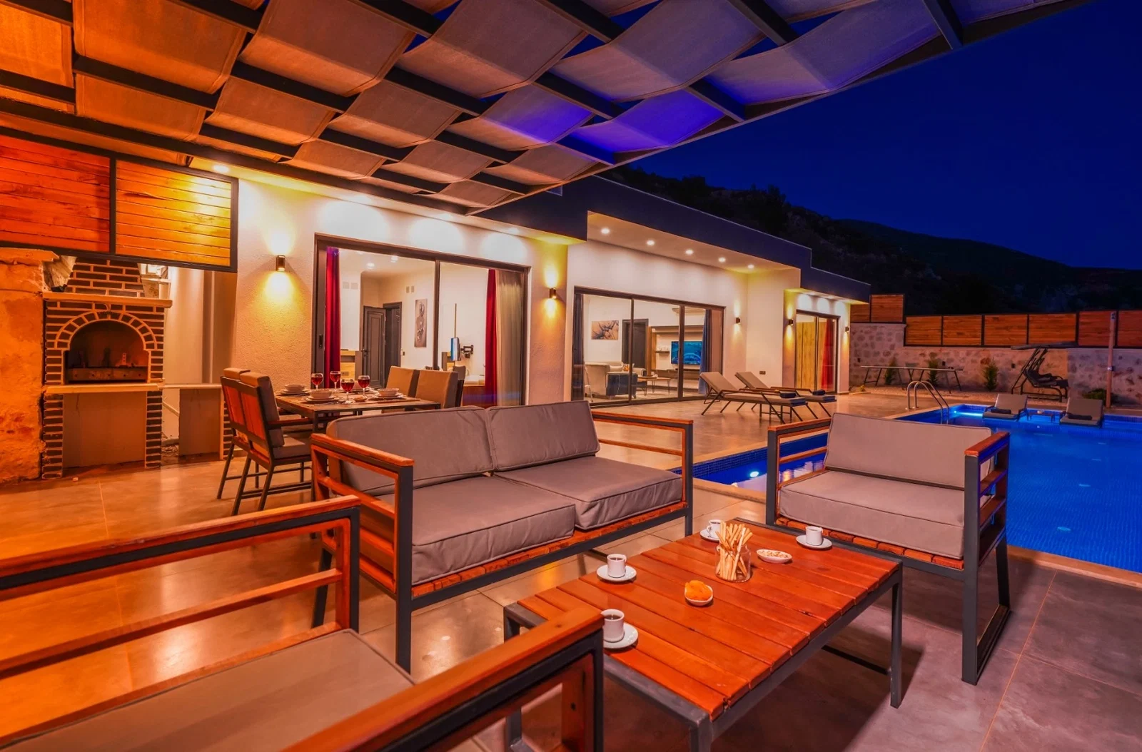 Kalkan’da Balayı Çiftlerine Uygun, Korunaklı Havuzlu, 2 Yatak Odalı, Kiralık Villa
