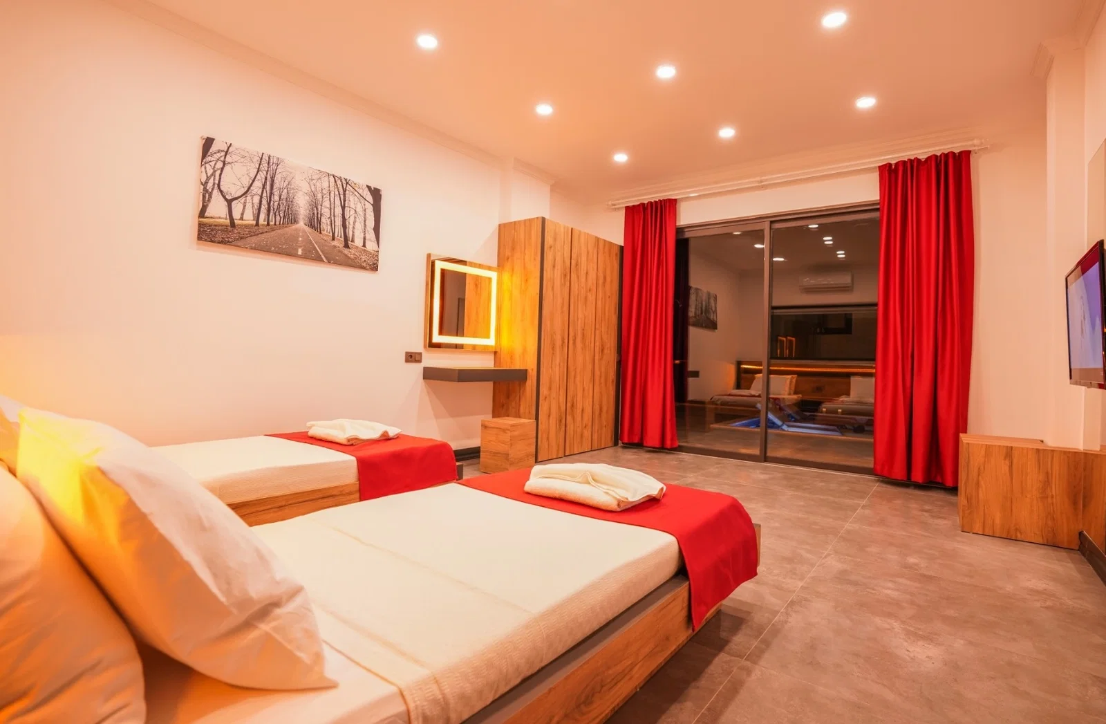 Kalkan’da Balayı Çiftlerine Uygun, Korunaklı Havuzlu, 2 Yatak Odalı, Kiralık Villa