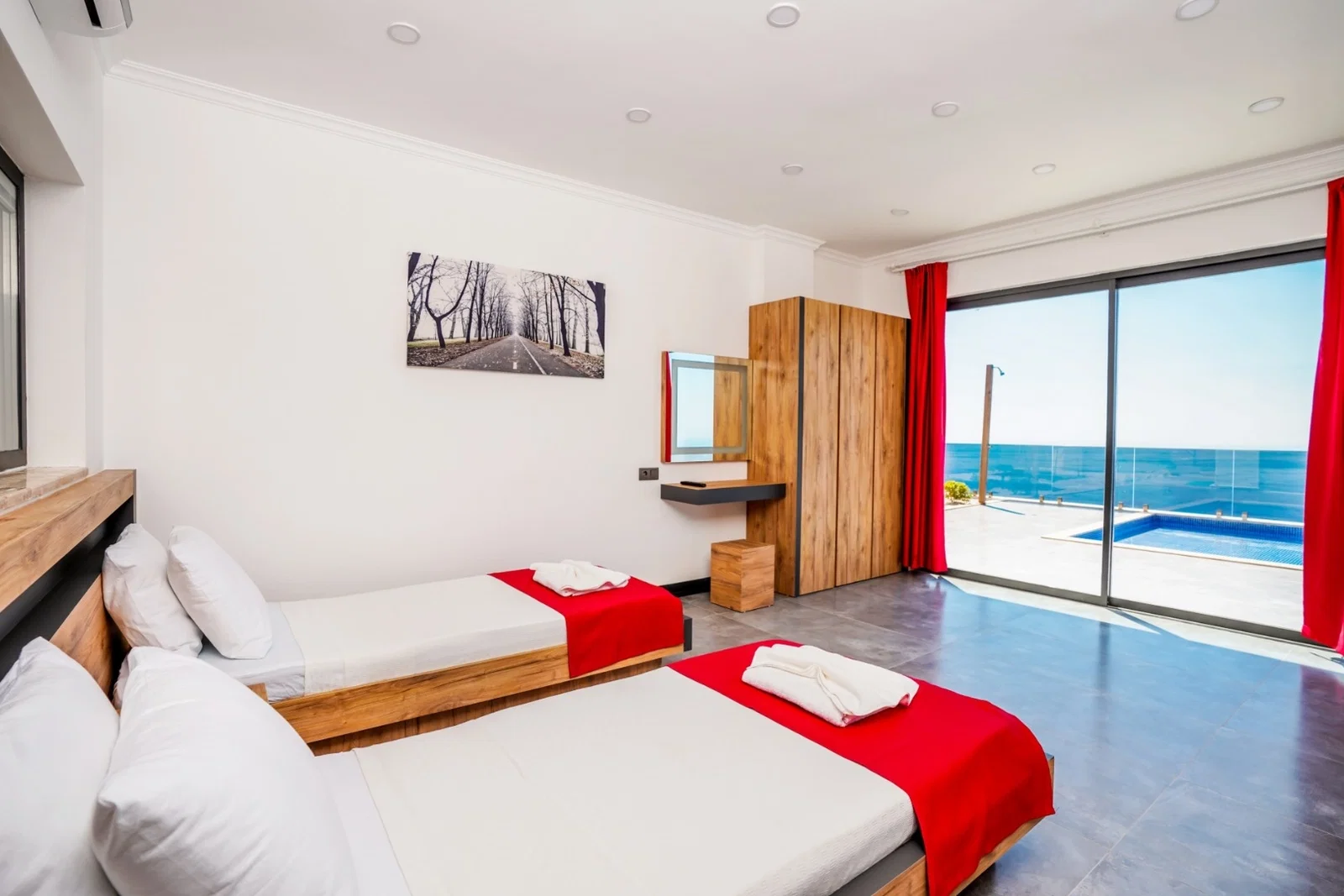Kalkan’da Balayı Çiftlerine Uygun, Korunaklı Havuzlu, 2 Yatak Odalı, Kiralık Villa