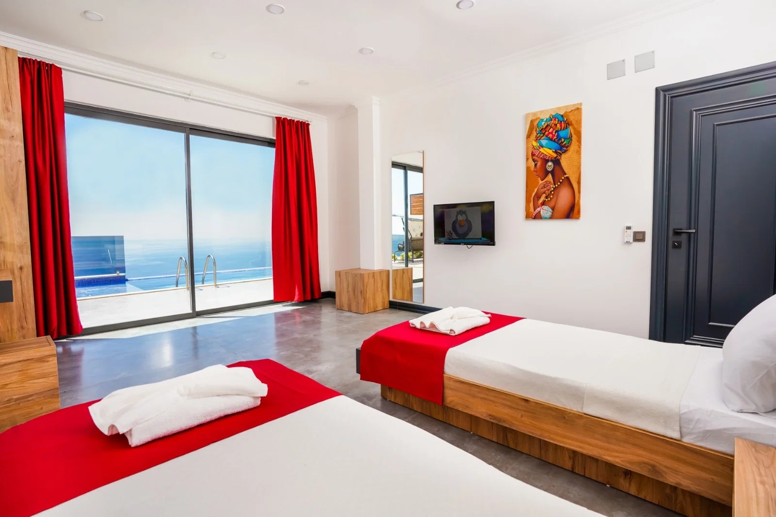 Kalkan’da Balayı Çiftlerine Uygun, Korunaklı Havuzlu, 2 Yatak Odalı, Kiralık Villa