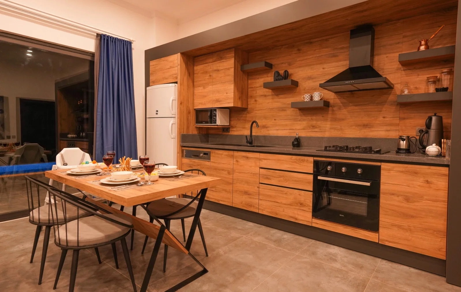 Kalkan’da Balayı Çiftlerine Uygun, Korunaklı Havuzlu, 2 Yatak Odalı, Kiralık Villa