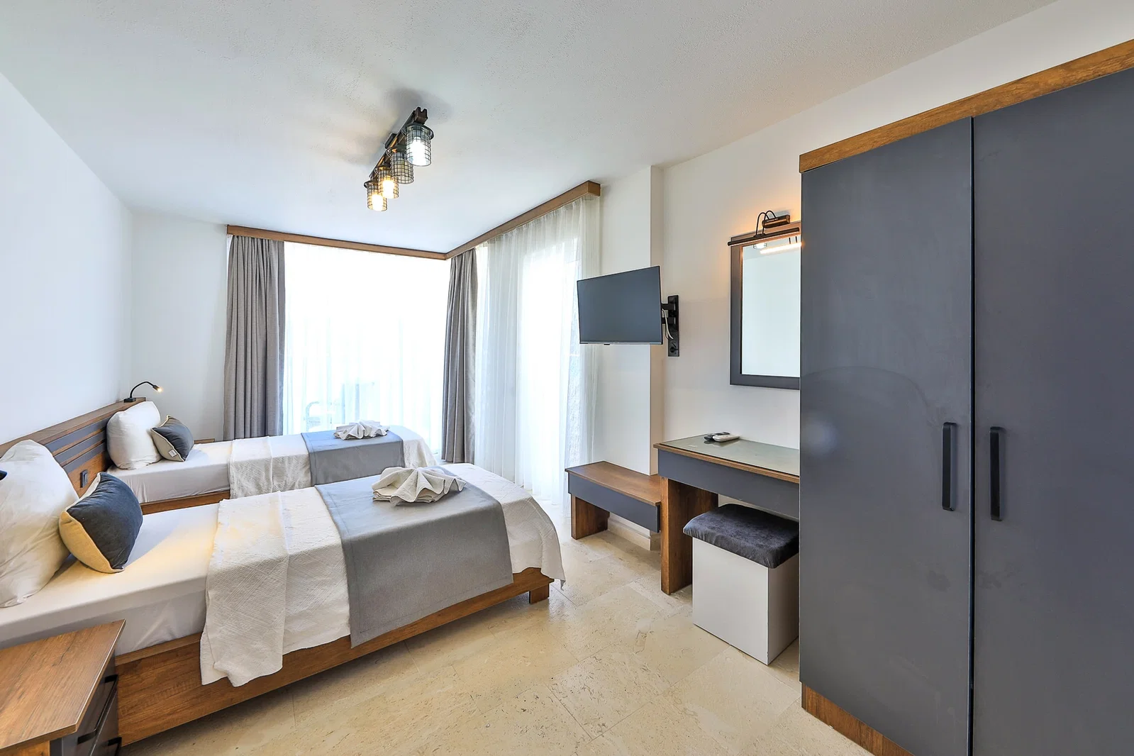 Kalkan’da Deniz Manzaralı, Özel Havuzlu, 4 Yatak Odalı, Lüks Villa