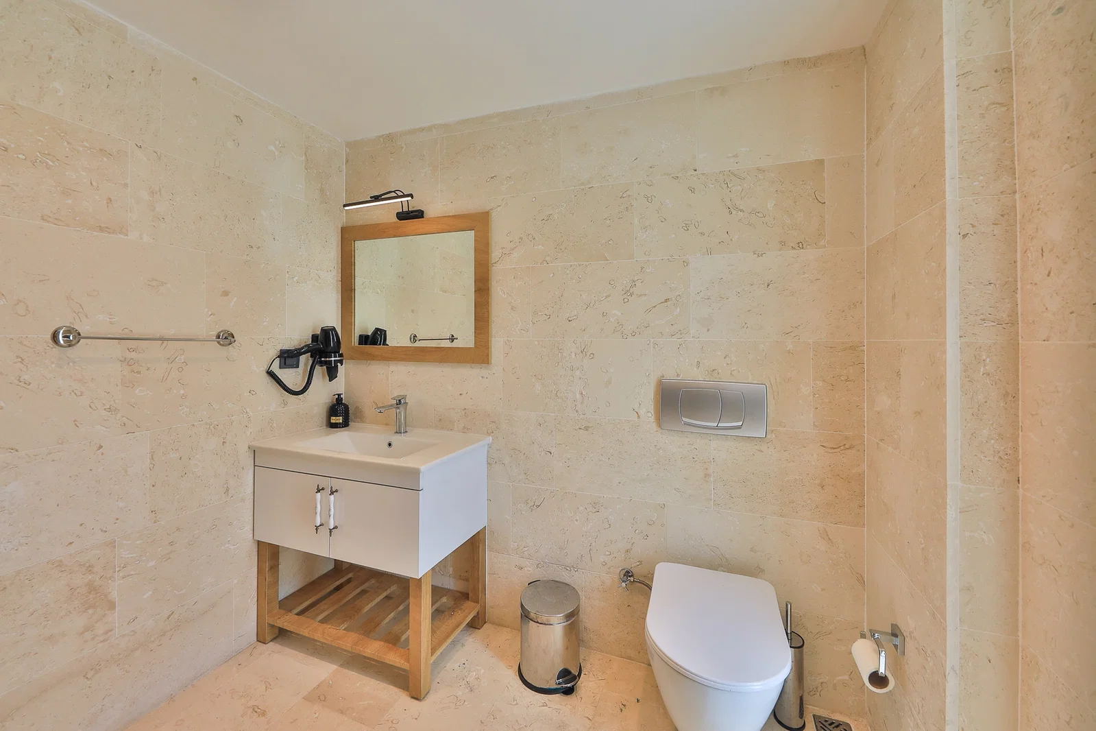 Kalkan’da Deniz Manzaralı, Özel Havuzlu, 4 Yatak Odalı, Lüks Villa