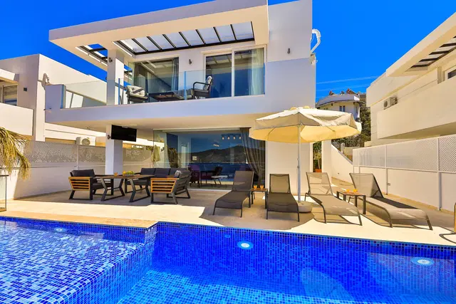 Kalkan’da deniz manzaralı kiralık villa, fotoğraf 2