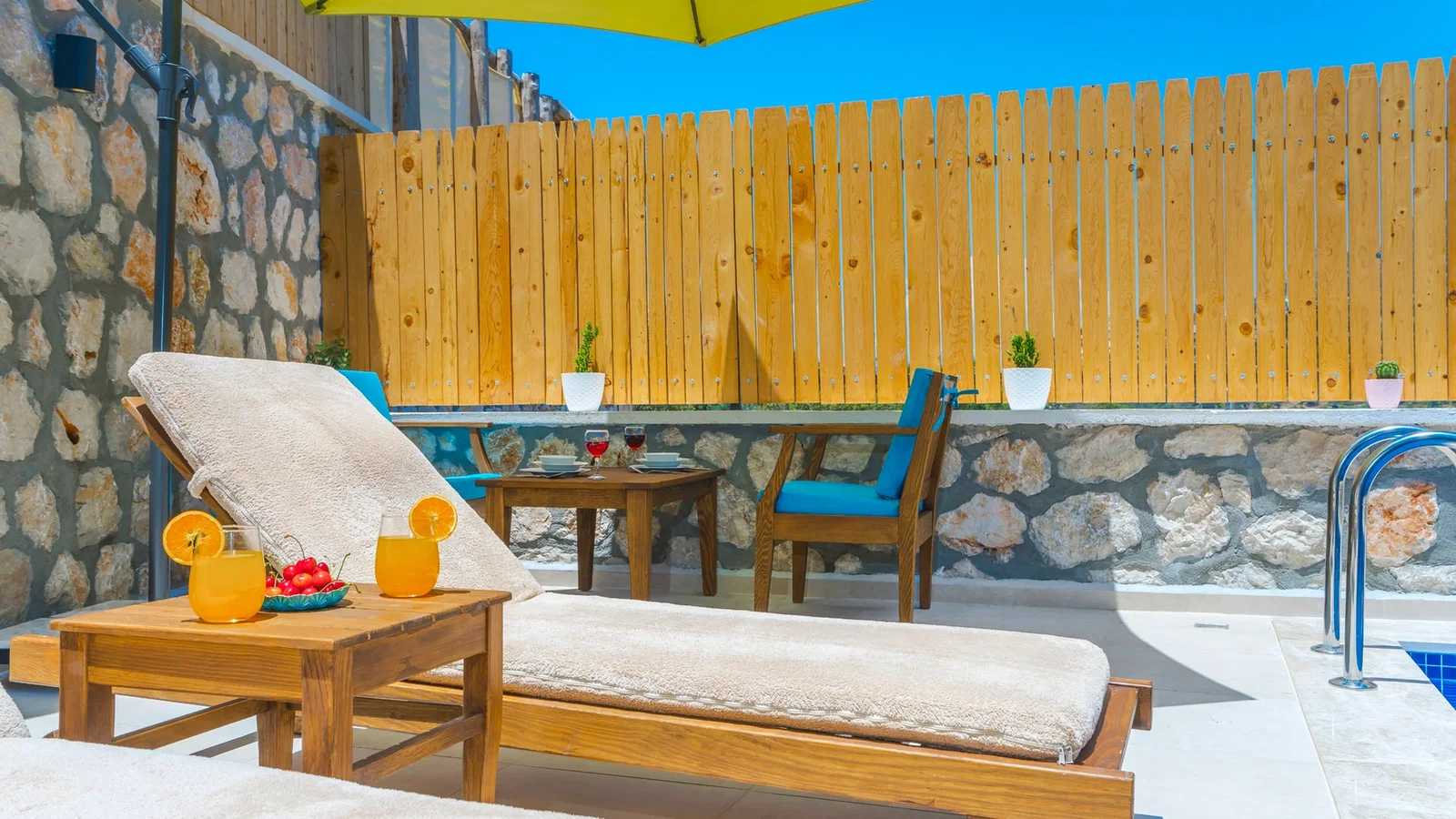 Kalkan’da Balayı Çiftlerine Uygun, Korunaklı Havuzlu, 2 Kişilik, Ekonomik Villa