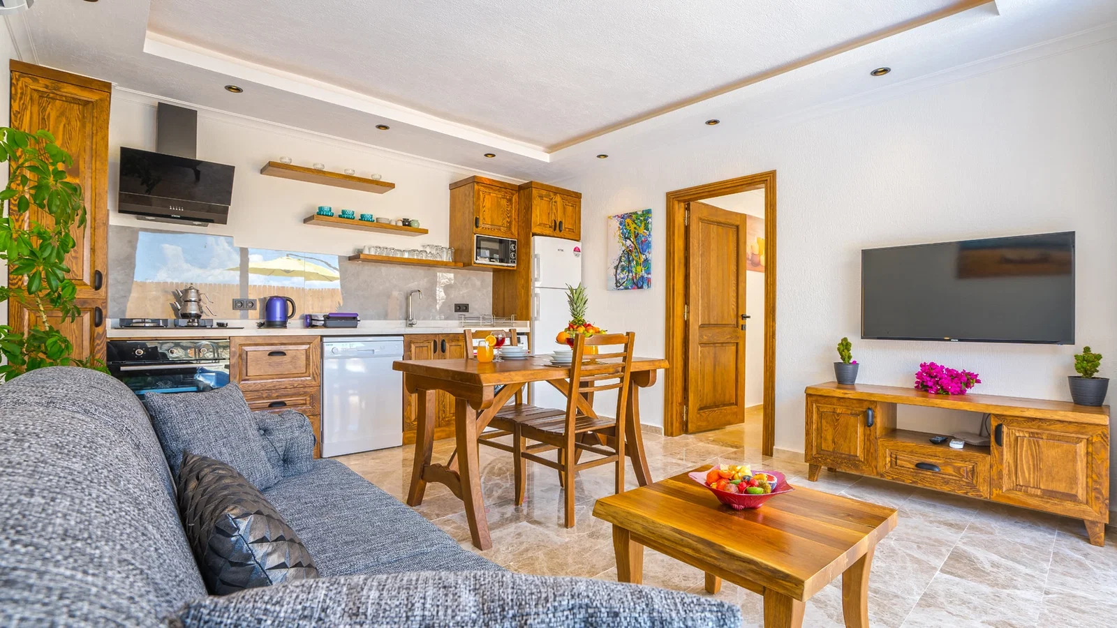 Kalkan’da Balayı Çiftlerine Uygun, Korunaklı Havuzlu, 2 Kişilik, Ekonomik Villa
