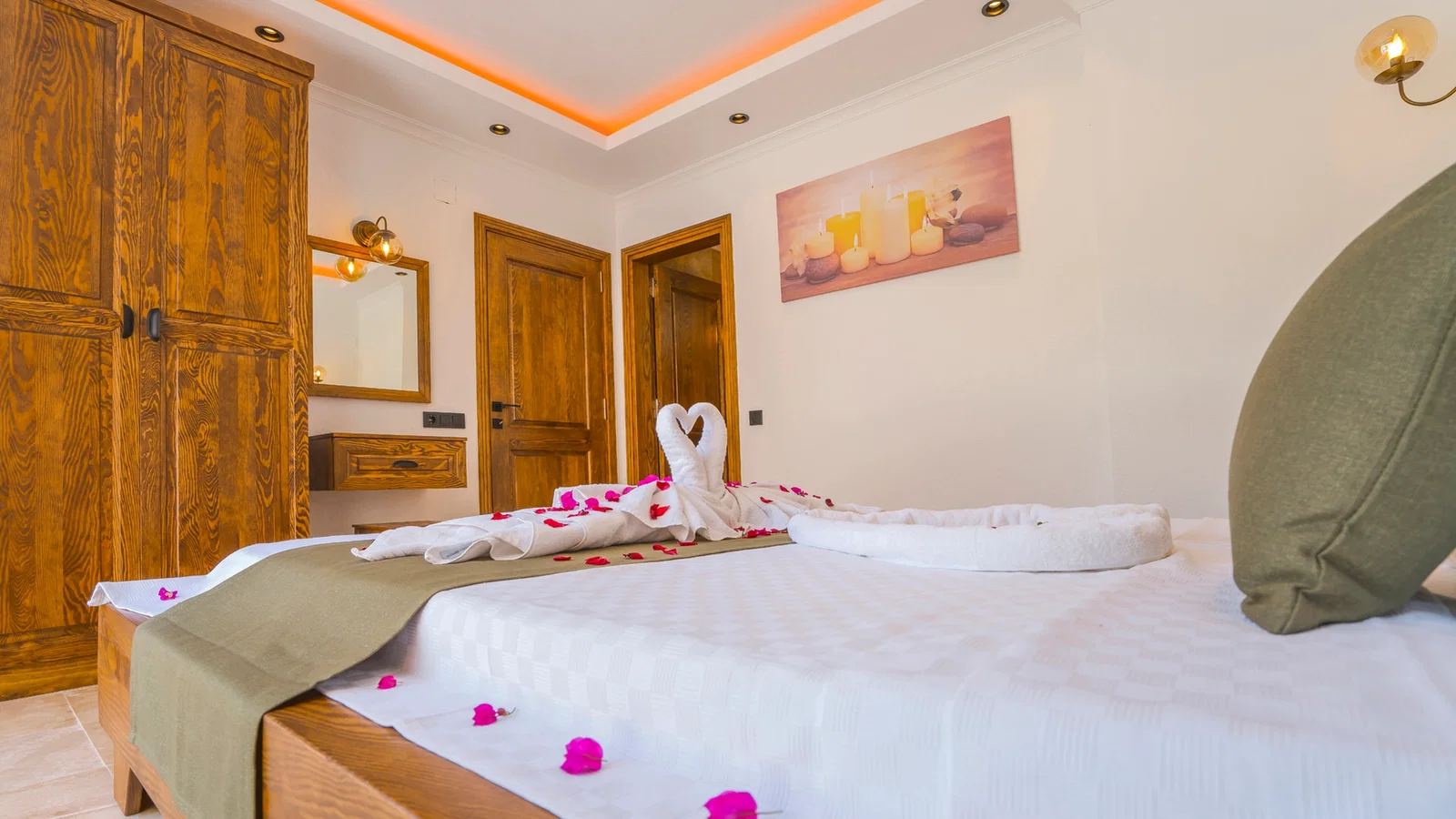 Kalkan’da Balayı Çiftlerine Uygun, Korunaklı Havuzlu, 2 Kişilik, Ekonomik Villa
