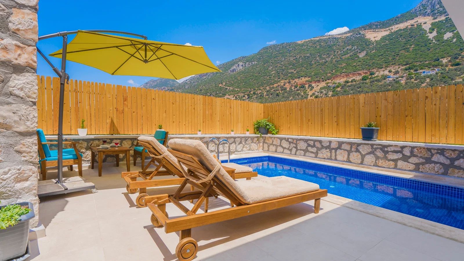 Kalkan’da Balayı Çiftlerine Uygun, Korunaklı Havuzlu, 2 Kişilik, Ekonomik Villa
