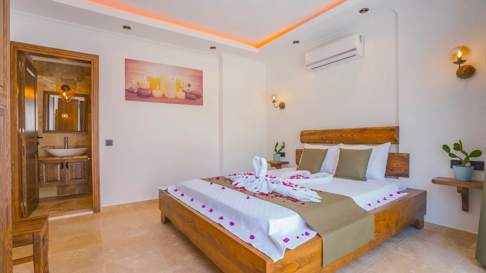 Kalkan’da Balayı Çiftlerine Uygun, Korunaklı Havuzlu, 2 Kişilik, Ekonomik Villa