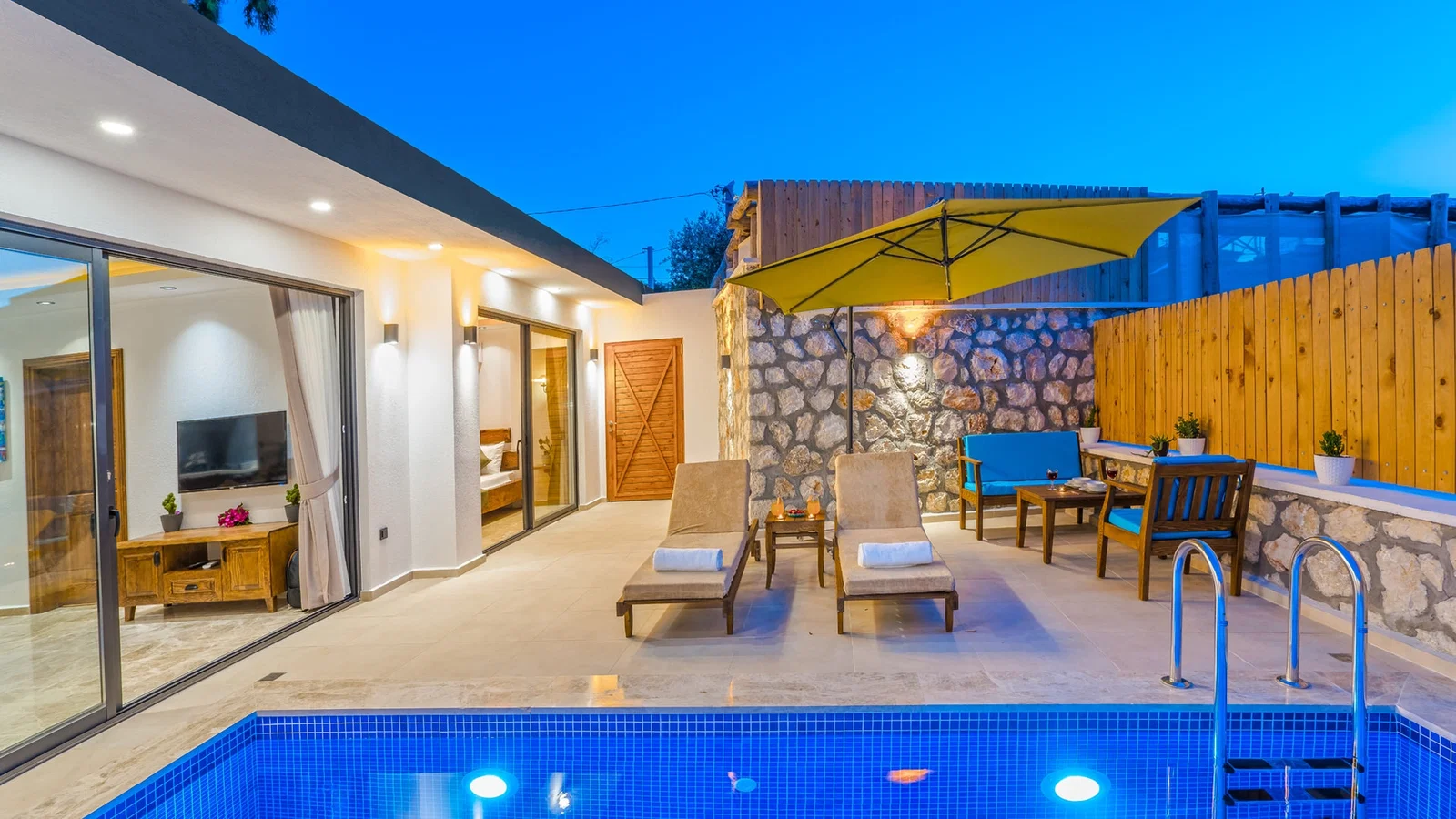 Kalkan’da Balayı Çiftlerine Uygun, Korunaklı Havuzlu, 2 Kişilik, Ekonomik Villa